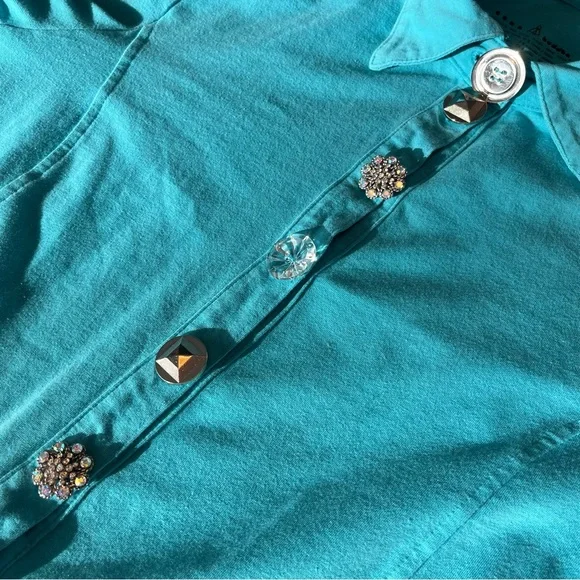 Neon Buddha Blue Sparkly Buttons Tunic
Size Medium - Picture 12 of 13